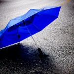 20071022024218_blue-umbrella-in-the-rain-700